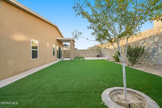 $425,000 | 13729 Lago Vista Avenue, Horizon City, TX 79928