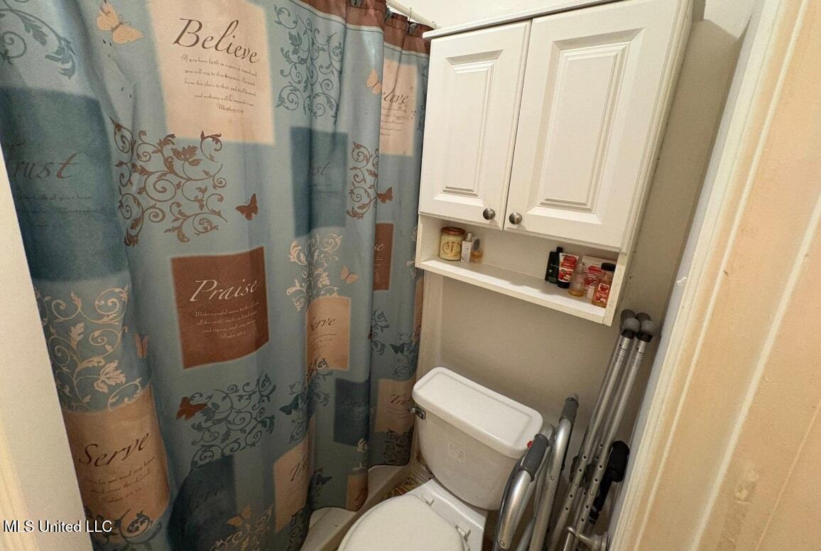19 Timber Ridge Road Wiggins, MS 39577 - Photo 13 of 14 primary bath