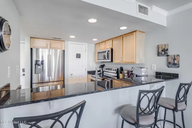 $2,500 | 2046 Beach Boulevard, Unit B315, Biloxi, MS 39531