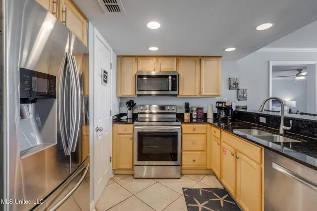 $2,500 | 2046 Beach Boulevard, Unit B315, Biloxi, MS 39531