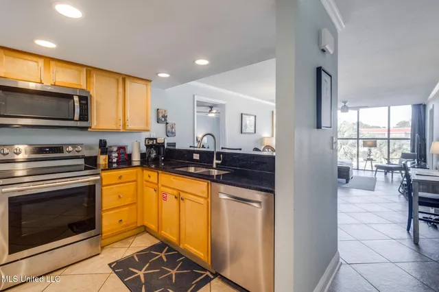 $2,500 | 2046 Beach Boulevard, Unit B315, Biloxi, MS 39531