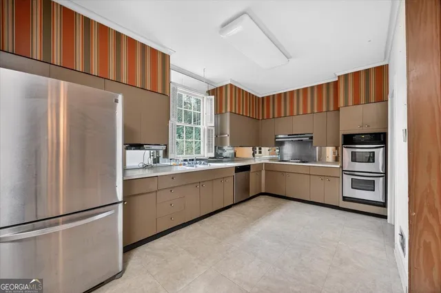 $299,900 | 1802 Pine Forest Circle, Dublin, GA 31021