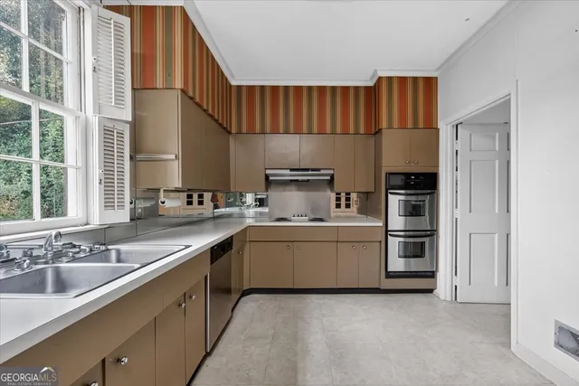 $299,900 | 1802 Pine Forest Circle, Dublin, GA 31021