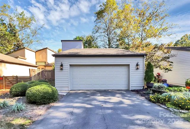 a view of a garage of the house