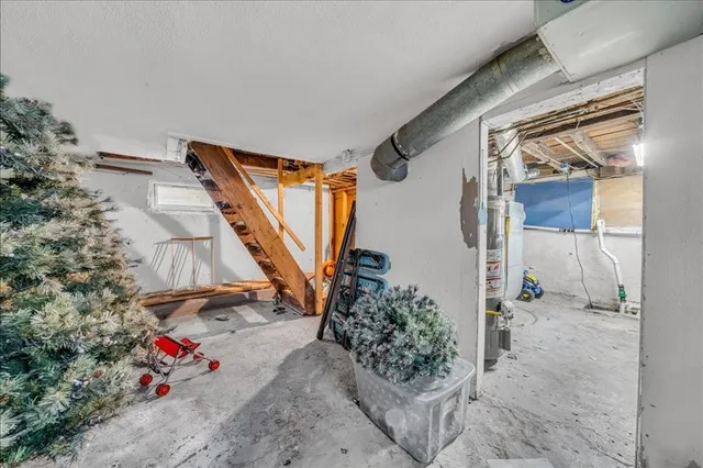 $180,000 | 31 Jay Street, Johnson City, NY 13790