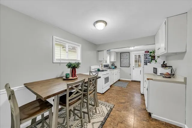 $180,000 | 31 Jay Street, Johnson City, NY 13790