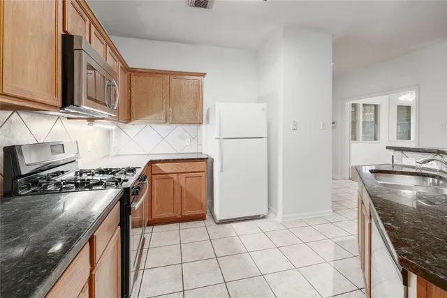 $2,595 | 6036 Mesa Verde Circle, Austin, TX 78749