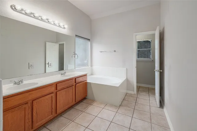 $2,595 | 6036 Mesa Verde Circle, Austin, TX 78749