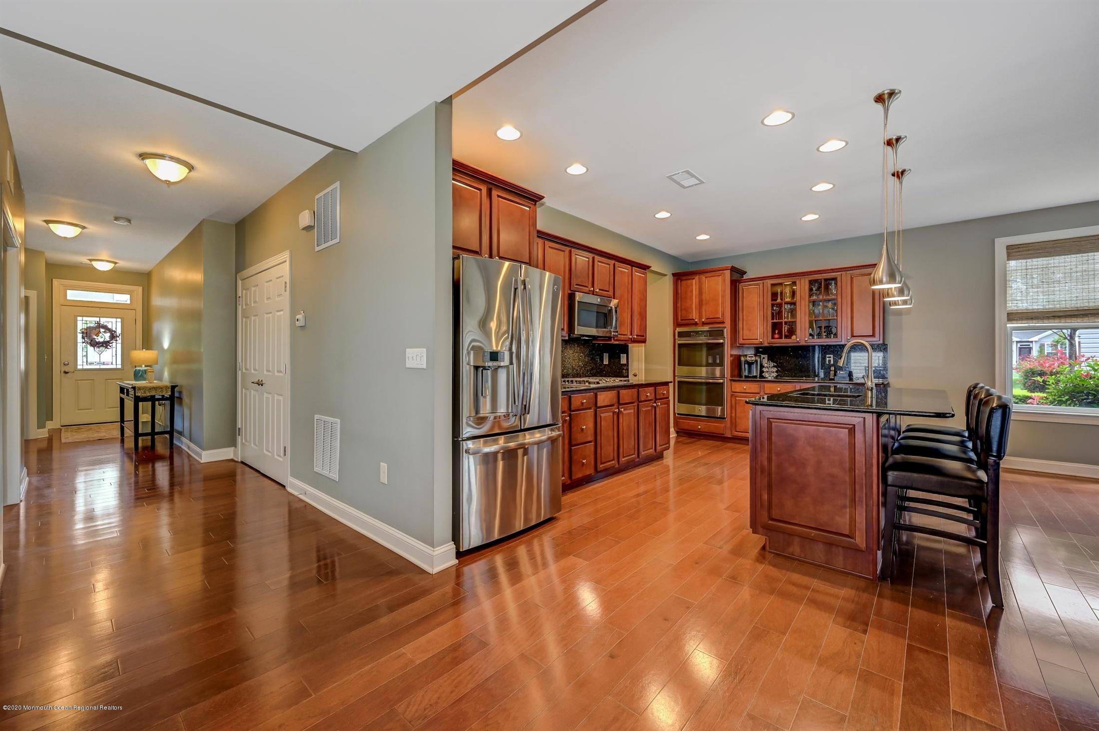 6 Comtois Road Manalapan, NJ 07726 - Photo 8 of 51 09-Kitchen