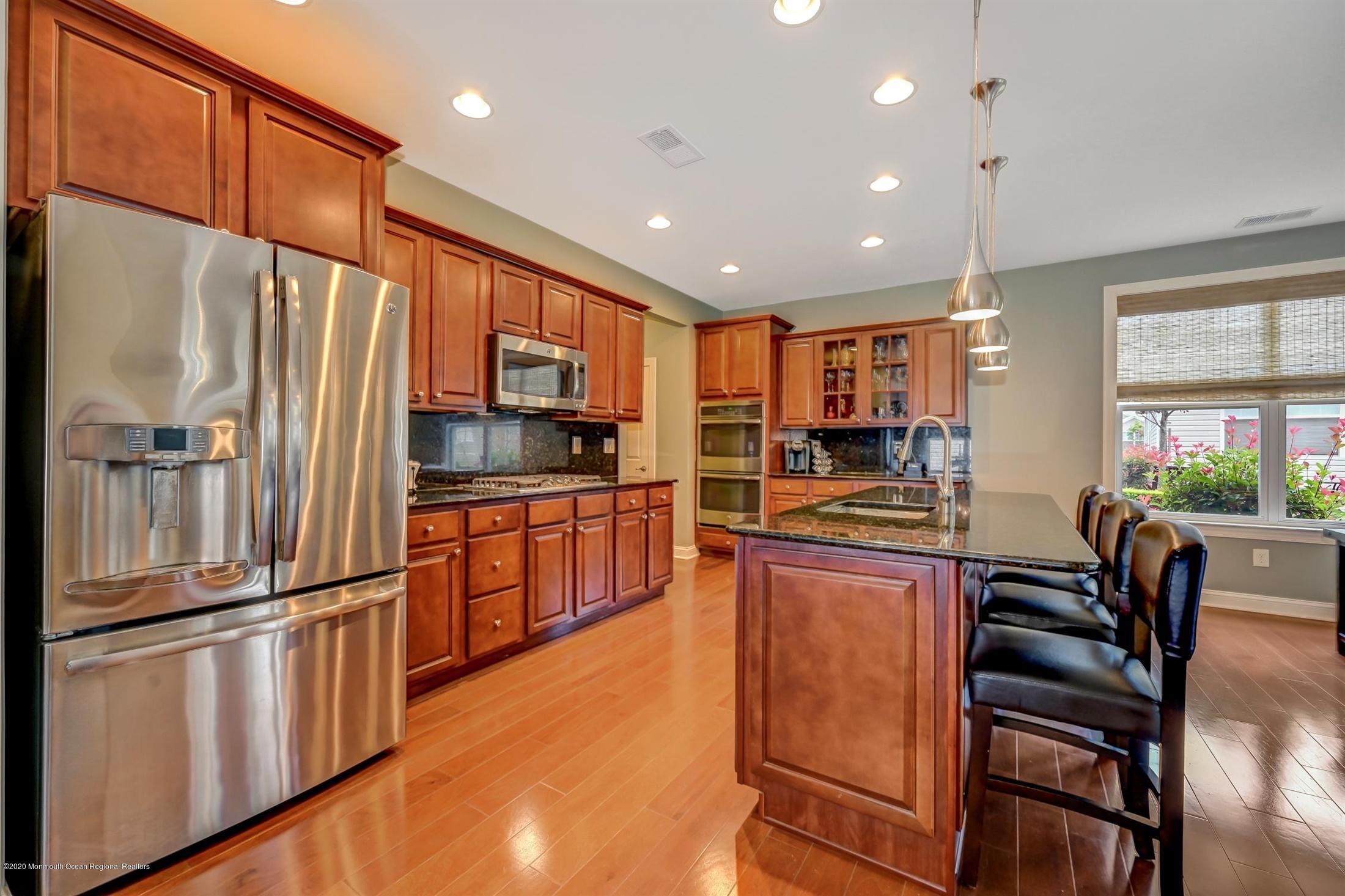 6 Comtois Road Manalapan, NJ 07726 - Photo 9 of 51 10-Kitchen