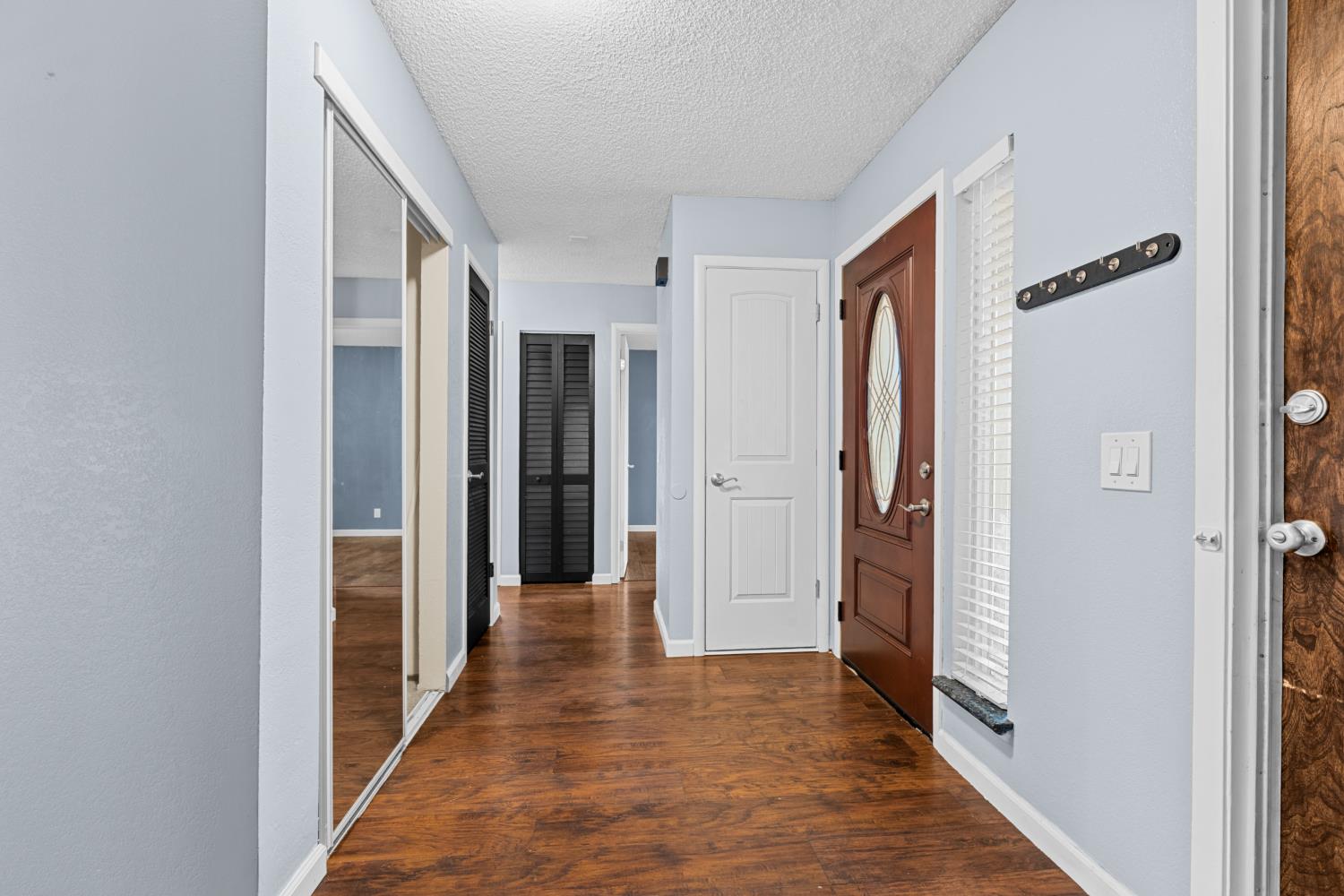8061 Peppertree Way Citrus Heights, CA 95621 - Photo 5 of 30