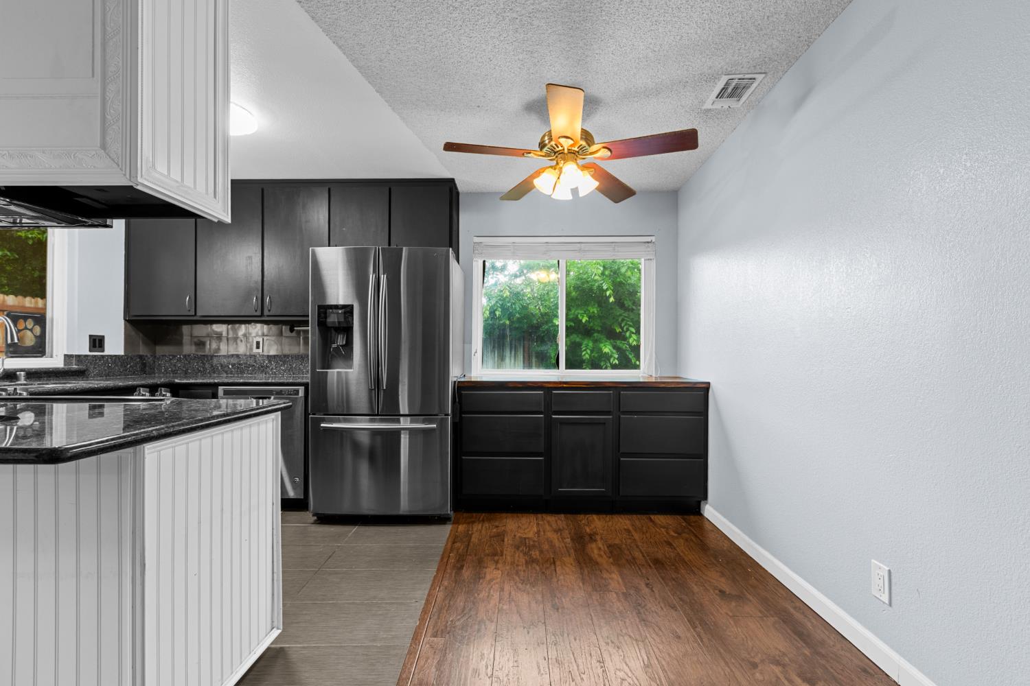 8061 Peppertree Way Citrus Heights, CA 95621 - Photo 9 of 30