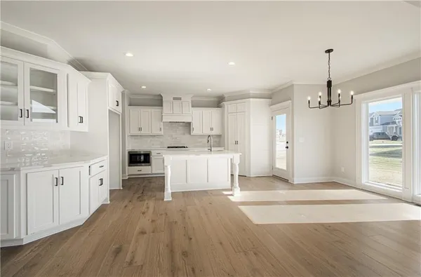 $699,900 | 1070 Fir Lane, Liberty, MO 64068