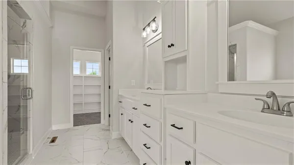 $699,900 | 1070 Fir Lane, Liberty, MO 64068