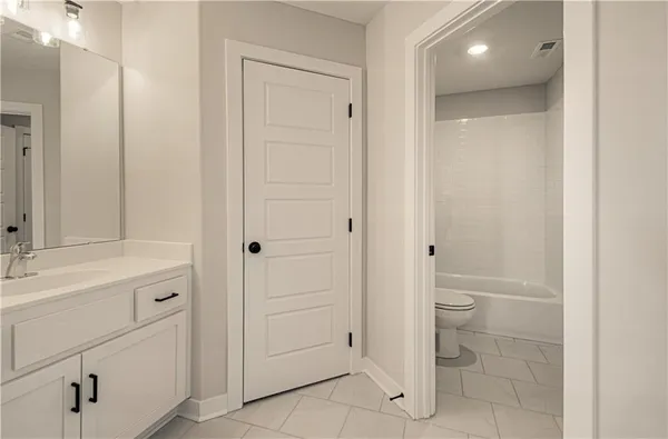 $699,900 | 1070 Fir Lane, Liberty, MO 64068