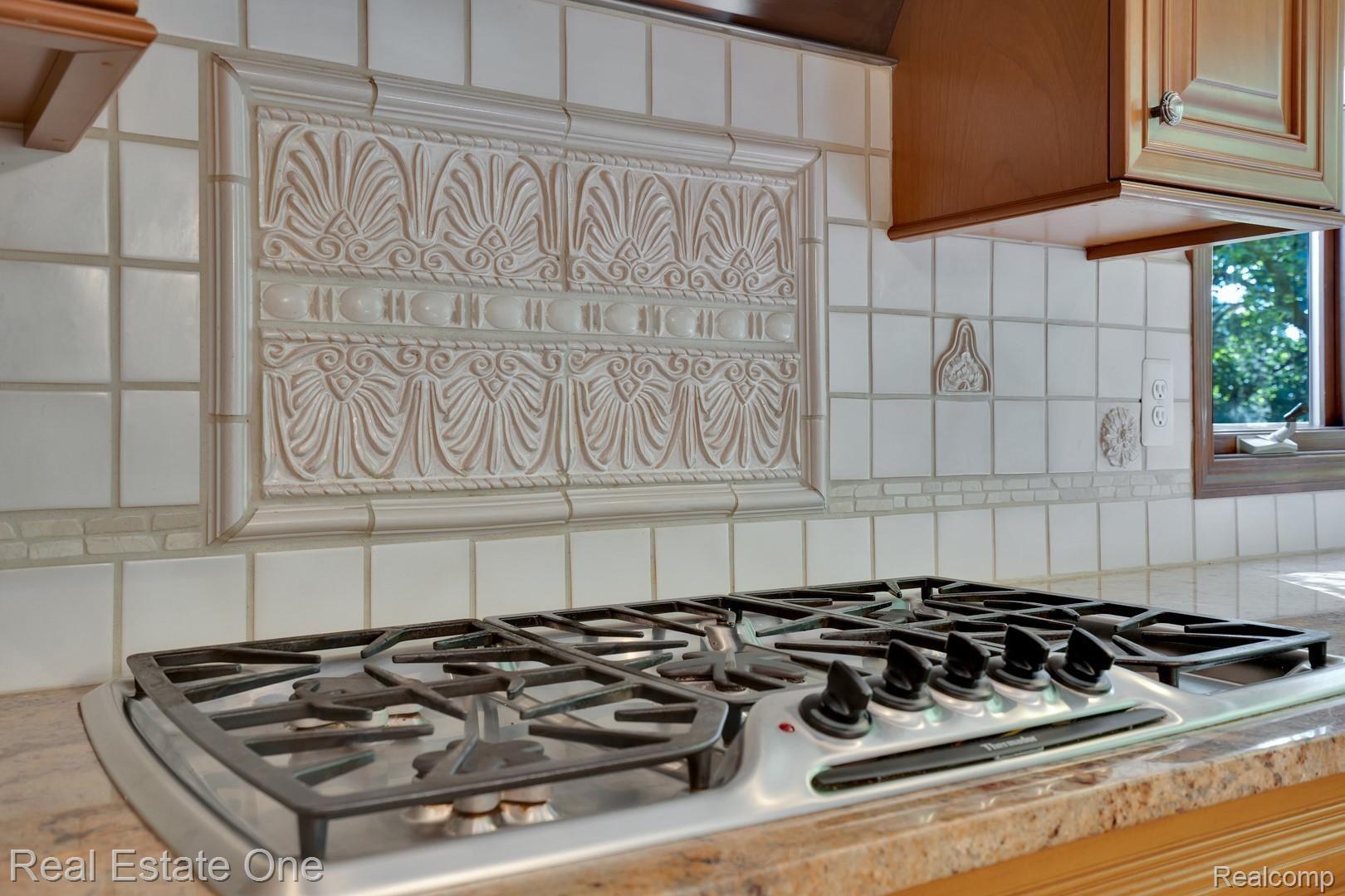 1138 Ridgeway Drive Rochester, MI 48307 - Photo 11 of 65 DSC03514.jpg