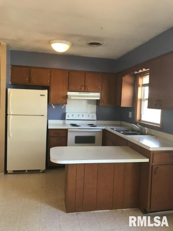 5301 Country Club Road Murphysboro, IL 62966 - Photo 2 of 7
