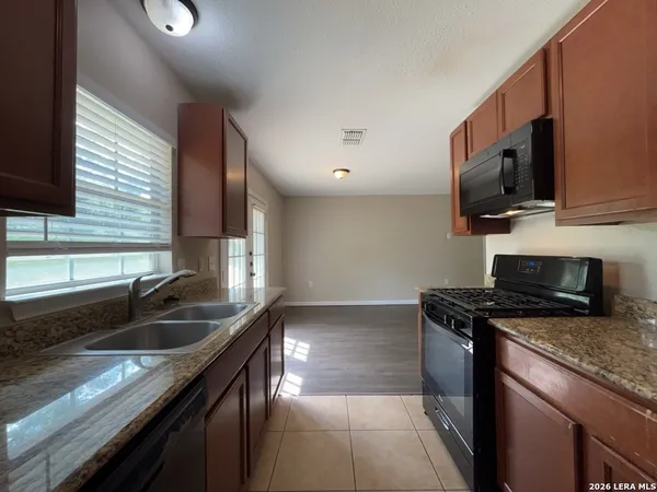 $1,550 | 12005 Prairie Oak, Live Oak, TX 78233