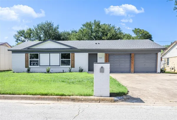 $299,900 | 4604 Parkwood Drive, Forest Hill, TX 76140