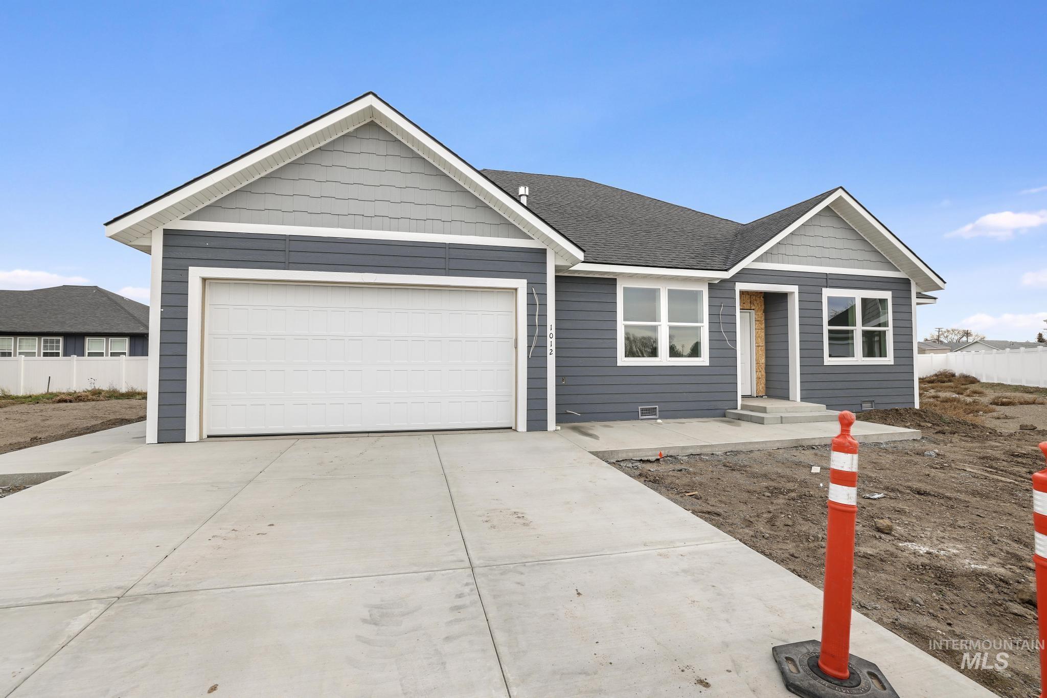 1012 Lincoln Circle Gooding, ID 83330 - Photo 2 of 11