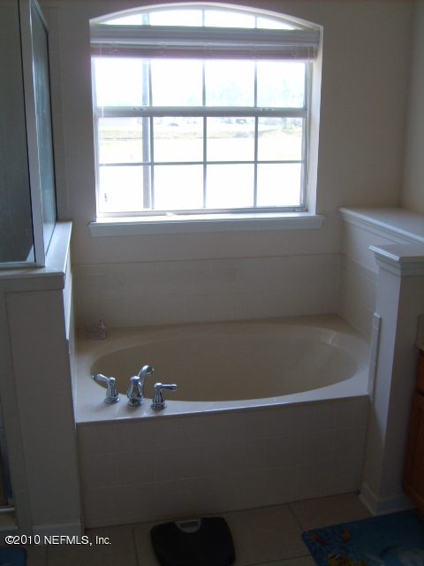 45219 Dutton Way Callahan, FL 32011 - Photo 16 of 22 MBR Bath