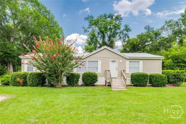 $195,900 | 437 Burkhalter Circle, Claxton, GA 30417