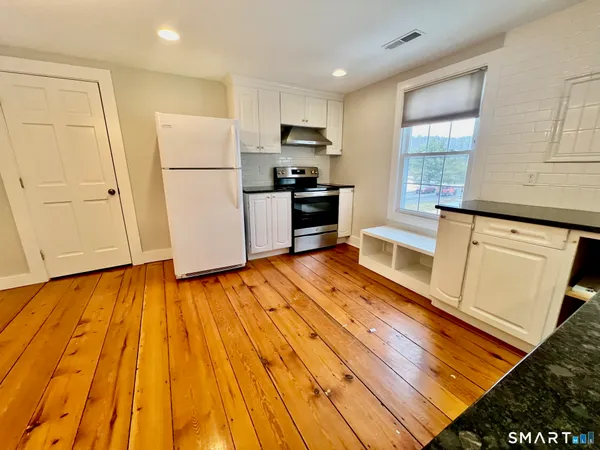 $2,250 | 435 Foxon Road, North Branford, CT 06471