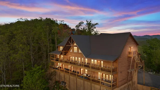 $2,999,999 | 4130 Sherwood Heights Way, Pigeon Forge, TN 37863
