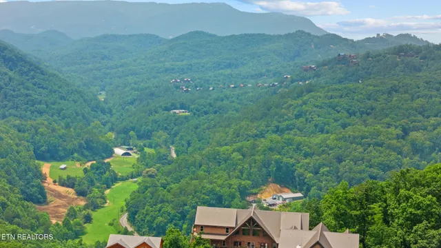 $2,999,999 | 4130 Sherwood Heights Way, Pigeon Forge, TN 37863