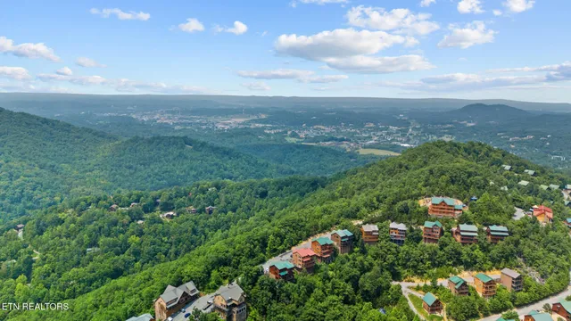 $2,999,999 | 4130 Sherwood Heights Way, Pigeon Forge, TN 37863
