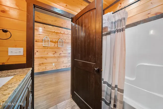 $2,999,999 | 4130 Sherwood Heights Way, Pigeon Forge, TN 37863