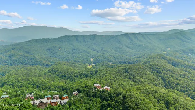 $2,999,999 | 4130 Sherwood Heights Way, Pigeon Forge, TN 37863