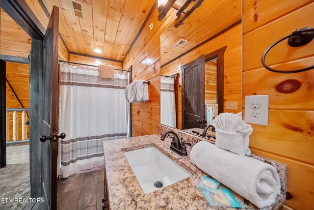 $2,999,999 | 4130 Sherwood Heights Way, Pigeon Forge, TN 37863