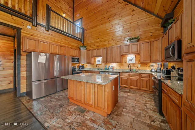 $2,999,999 | 4130 Sherwood Heights Way, Pigeon Forge, TN 37863