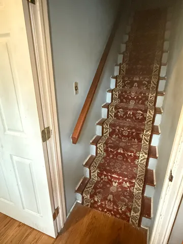 a view of entryway with a front door