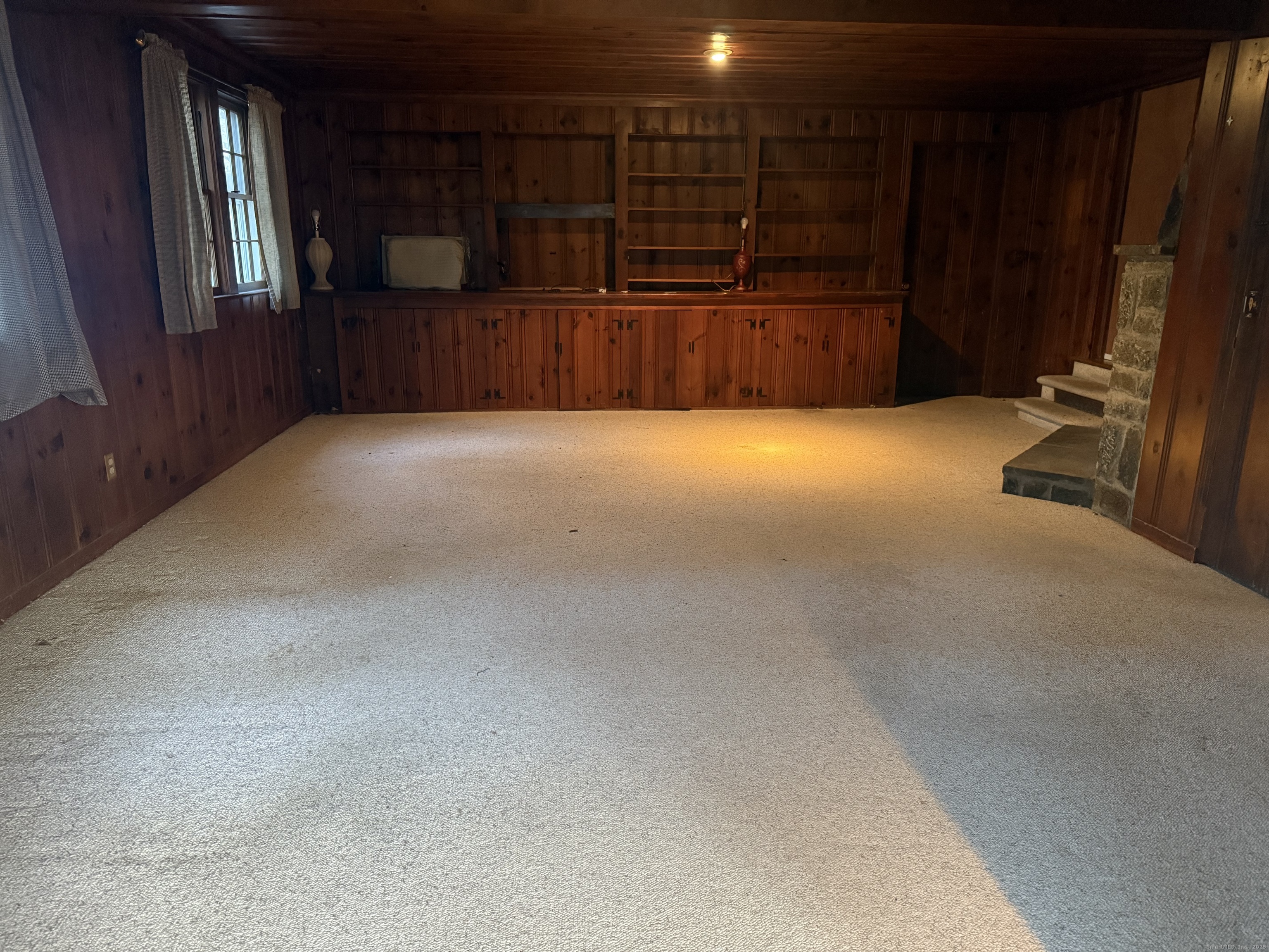 8 Nelson Place Fairfield, CT 06825 - Photo 25 of 32 a view of a living room with furniture