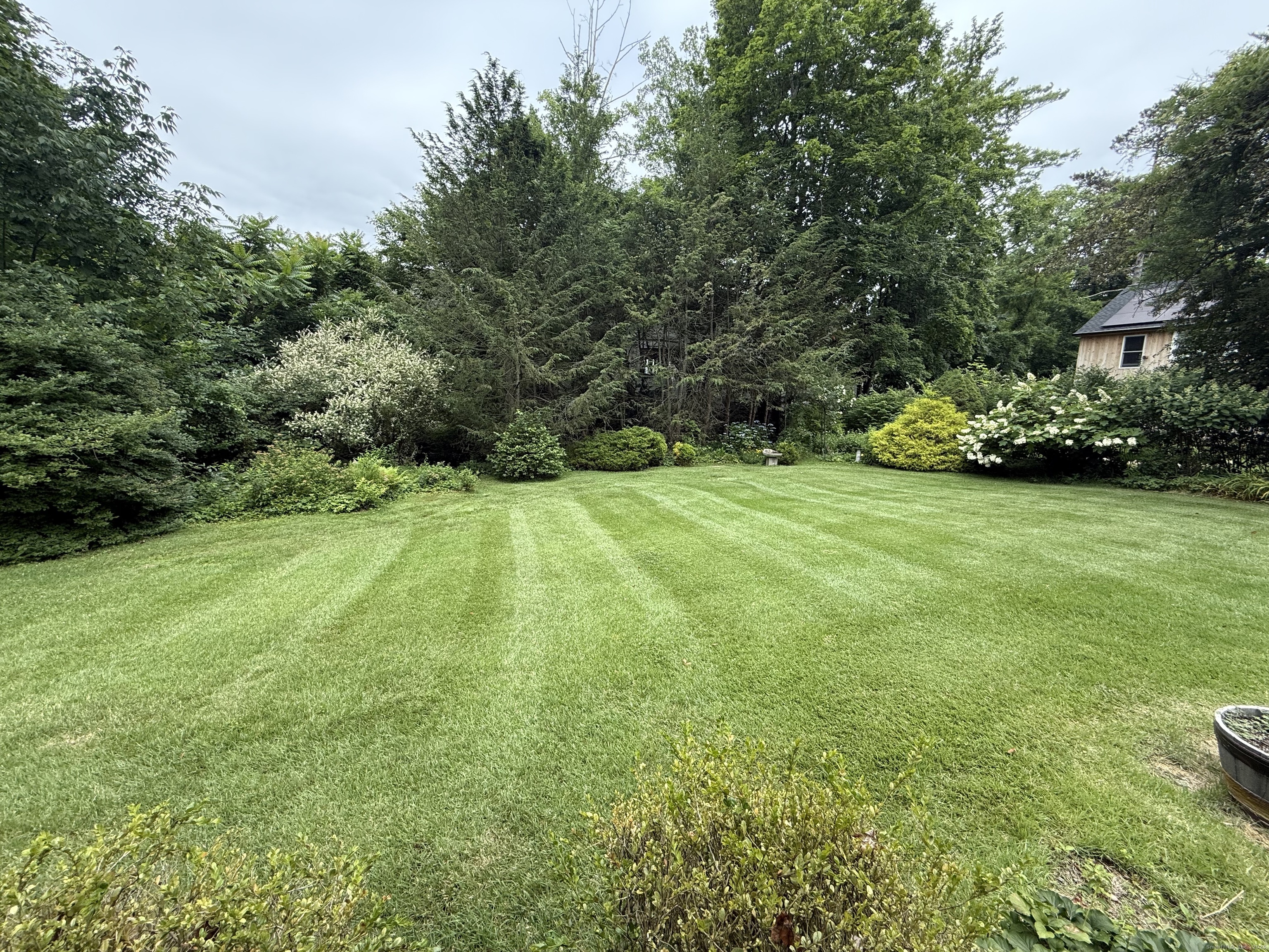 8 Nelson Place Fairfield, CT 06825 - Photo 32 of 32 a view of an outdoor space and a yard