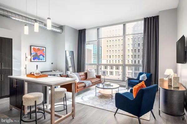 $3,105 | 1125 Sansom Street, Unit 2B304, Philadelphia, PA 19107