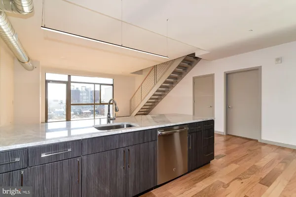 $3,105 | 1125 Sansom Street, Unit 2B304, Philadelphia, PA 19107