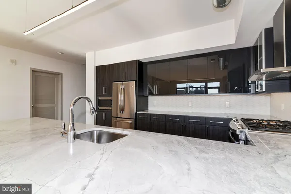 $3,105 | 1125 Sansom Street, Unit 2B304, Philadelphia, PA 19107