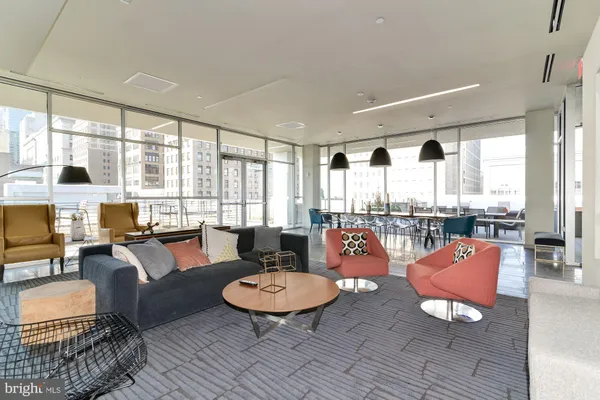 $3,105 | 1125 Sansom Street, Unit 2B304, Philadelphia, PA 19107