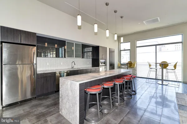 $3,105 | 1125 Sansom Street, Unit 2B304, Philadelphia, PA 19107
