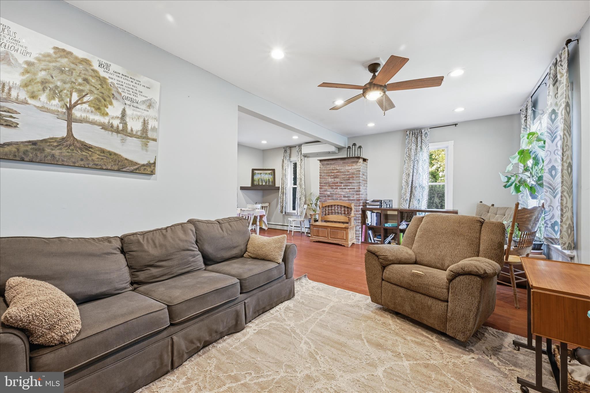 157 Millway Road Ephrata, PA 17522 - Photo 5 of 42 Living Room