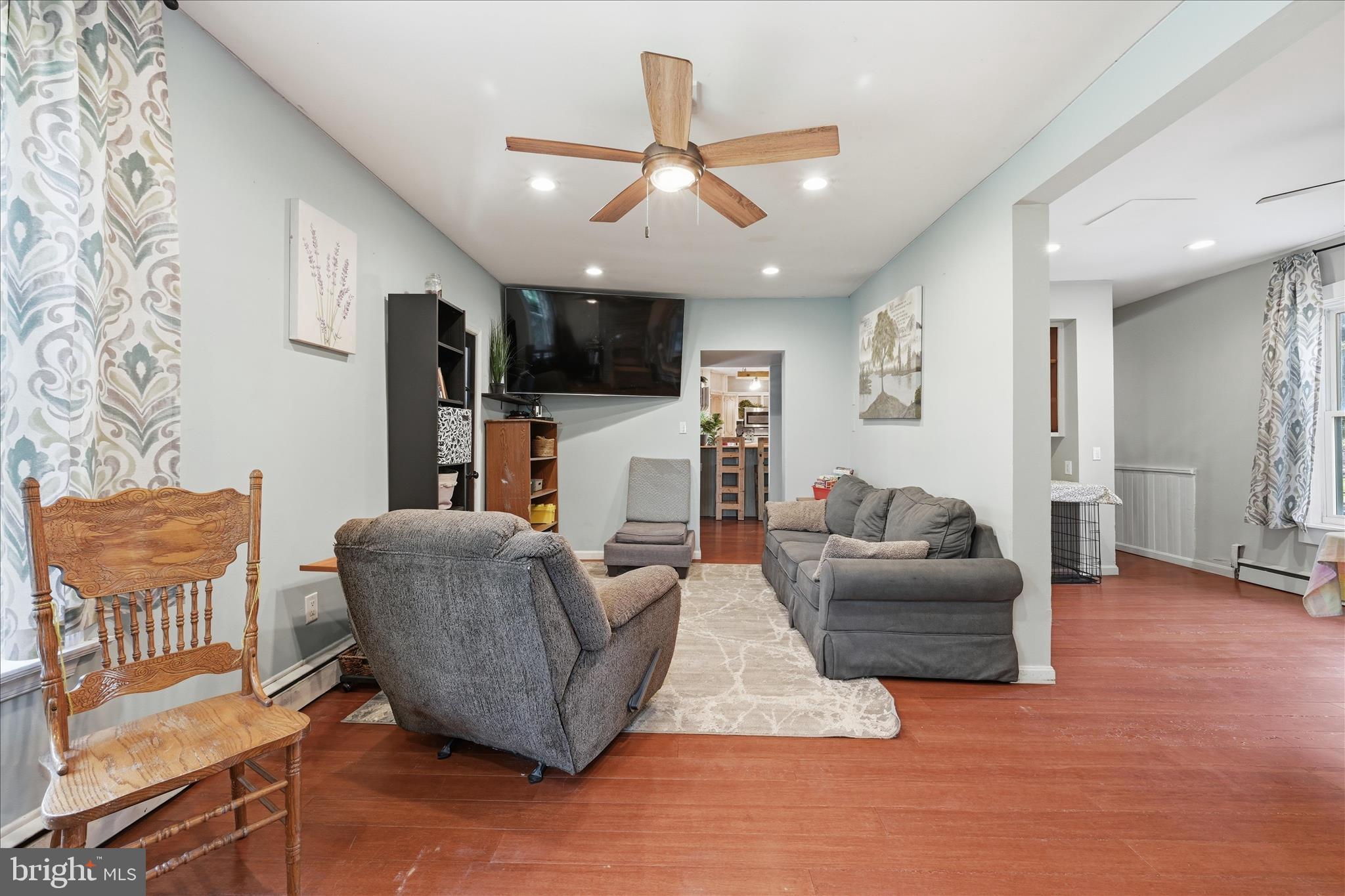157 Millway Road Ephrata, PA 17522 - Photo 6 of 42 Living Room
