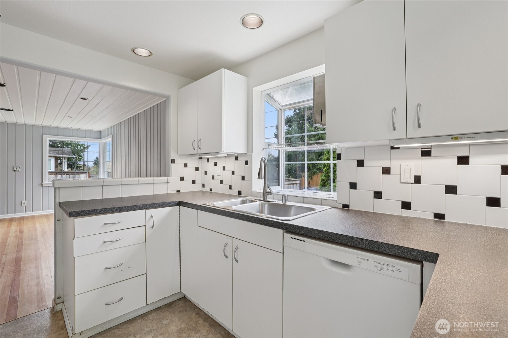 1755 Northeast 89th Street Seattle, WA 98115 - Photo 15 of 30 Gallery Image 15
