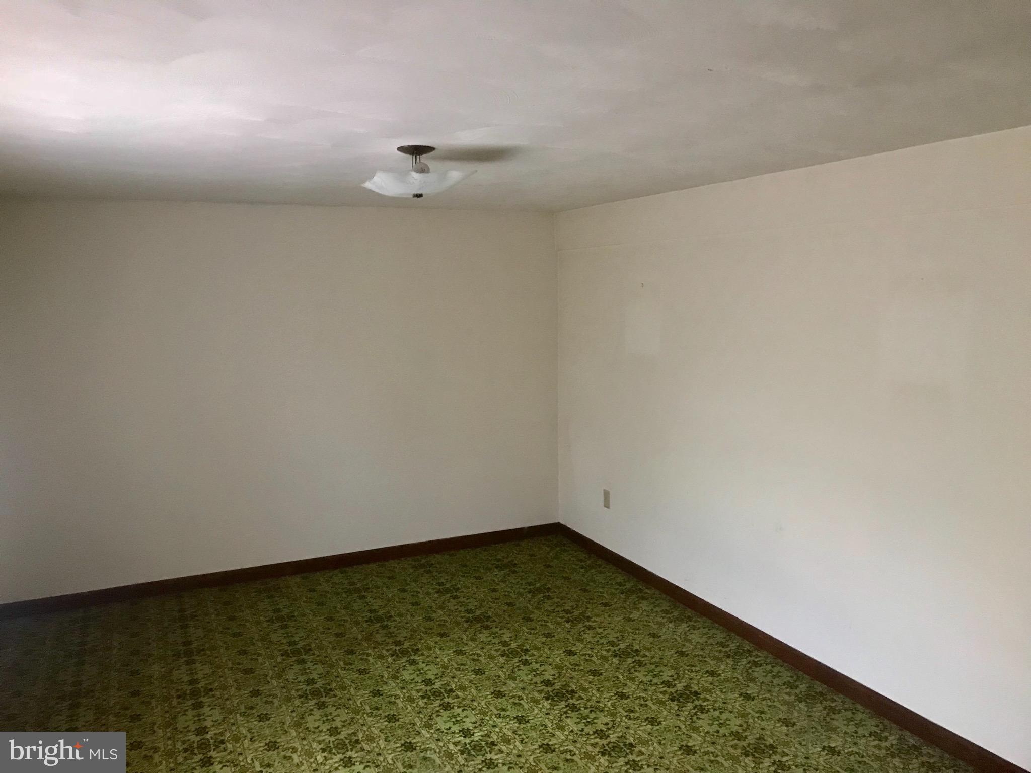 891 Murphy Road Berkeley Springs, WV 25411 - Photo 18 of 32 Gallery Image 18