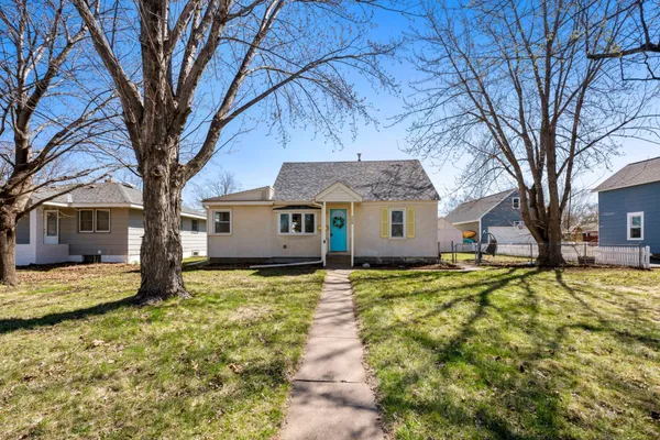 $325,000 | 208 5th Avenue Southeast, Osseo, MN 55369