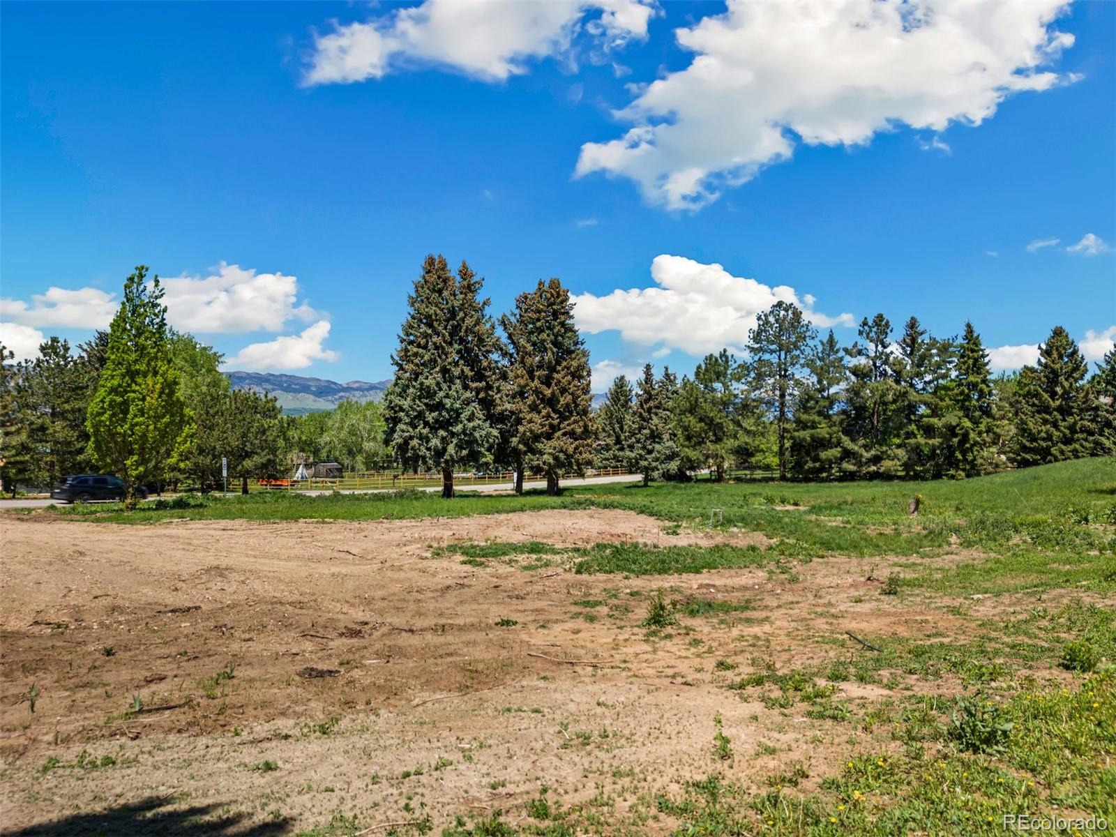 460 Paragon Drive Boulder, CO 80303 - Photo 6 of 16 a view of a yard with a house