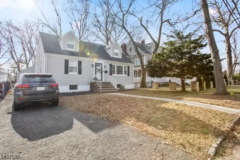 $582,000 | 128 East Roselle Avenue, Roselle Park, NJ 07204