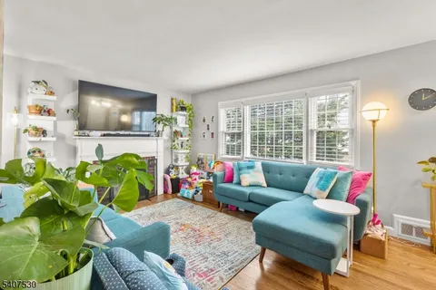 $582,000 | 128 East Roselle Avenue, Roselle Park, NJ 07204